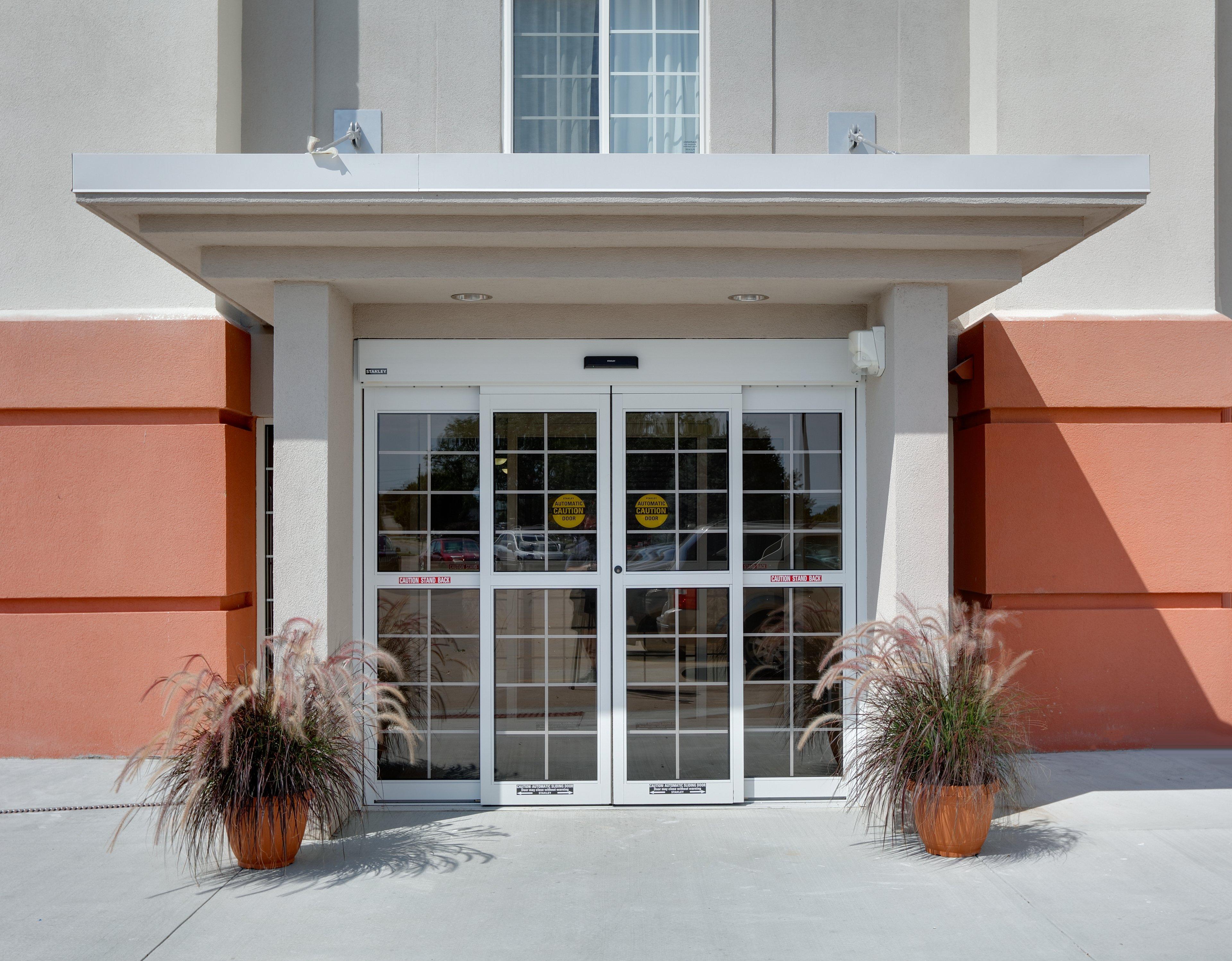 Candlewood Suites Salina By Ihg Exterior foto